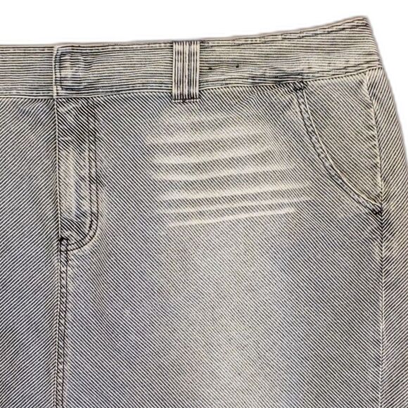 Venezia Women Distressed Denim Skirt White Pinstripes Size 28 - Picture 6 of 8